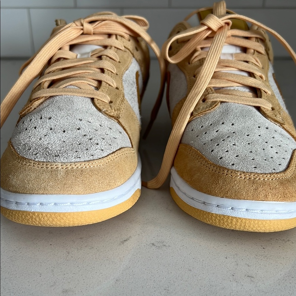Very Good - Women's Nike Dunk Low LX Sneaker - White / Yellow - Gold - Size W7 - Picture 10 of 16